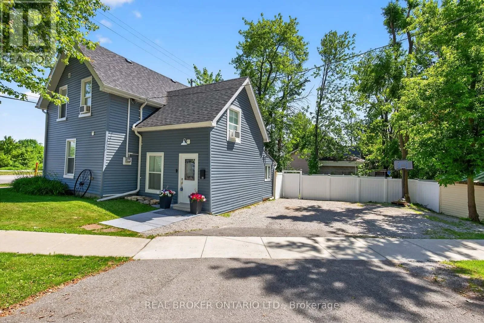 House for rent: 151 Atherley Road, Orillia, Ontario L3V 1N5