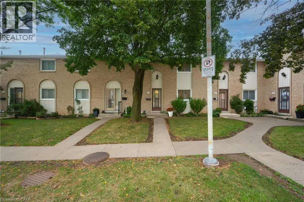 Row / Townhouse for rent: 151 Gateshead Crescent Unit# 29, Stoney Creek, Ontario L8G 3W1