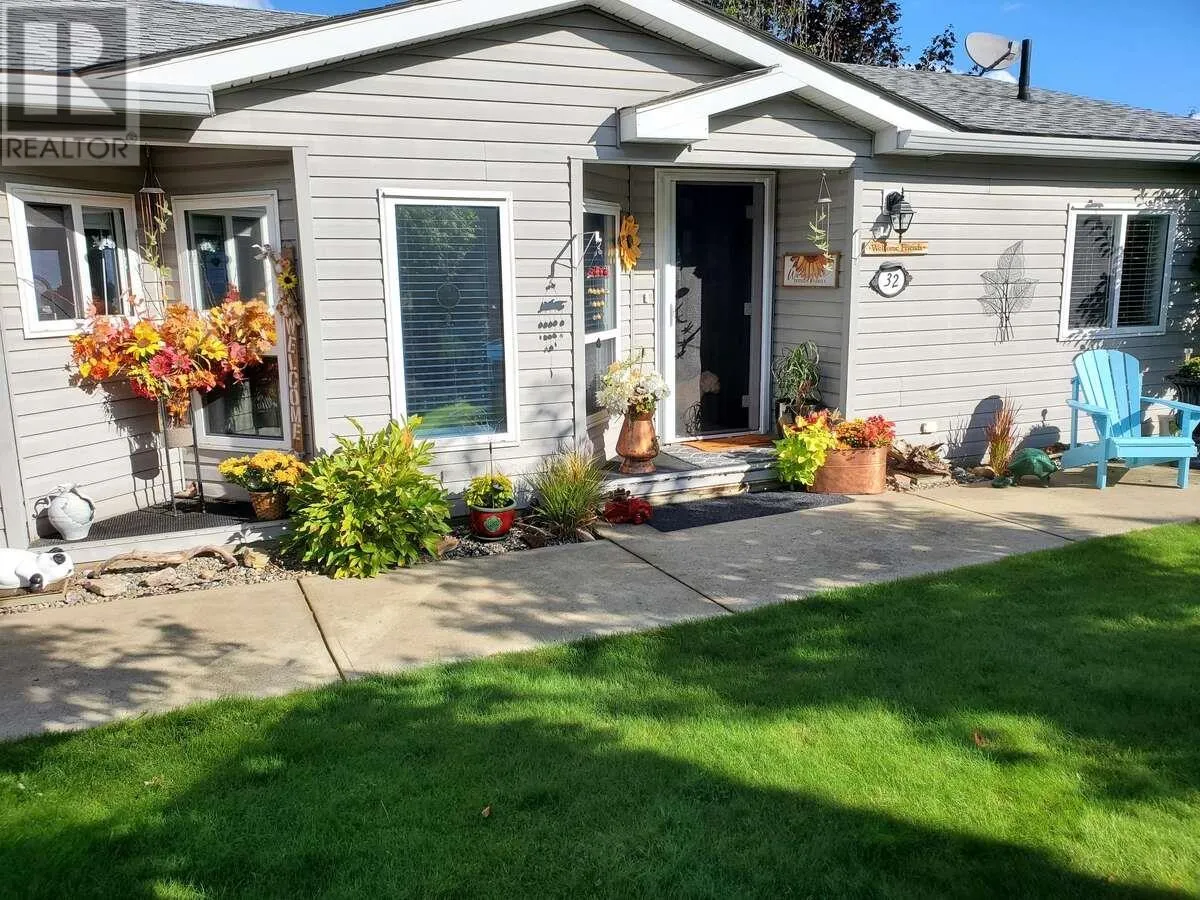 Manufactured Home for rent: 1510 Trans Canada Highway Unit# 32, Sorrento, British Columbia V0E 2W2