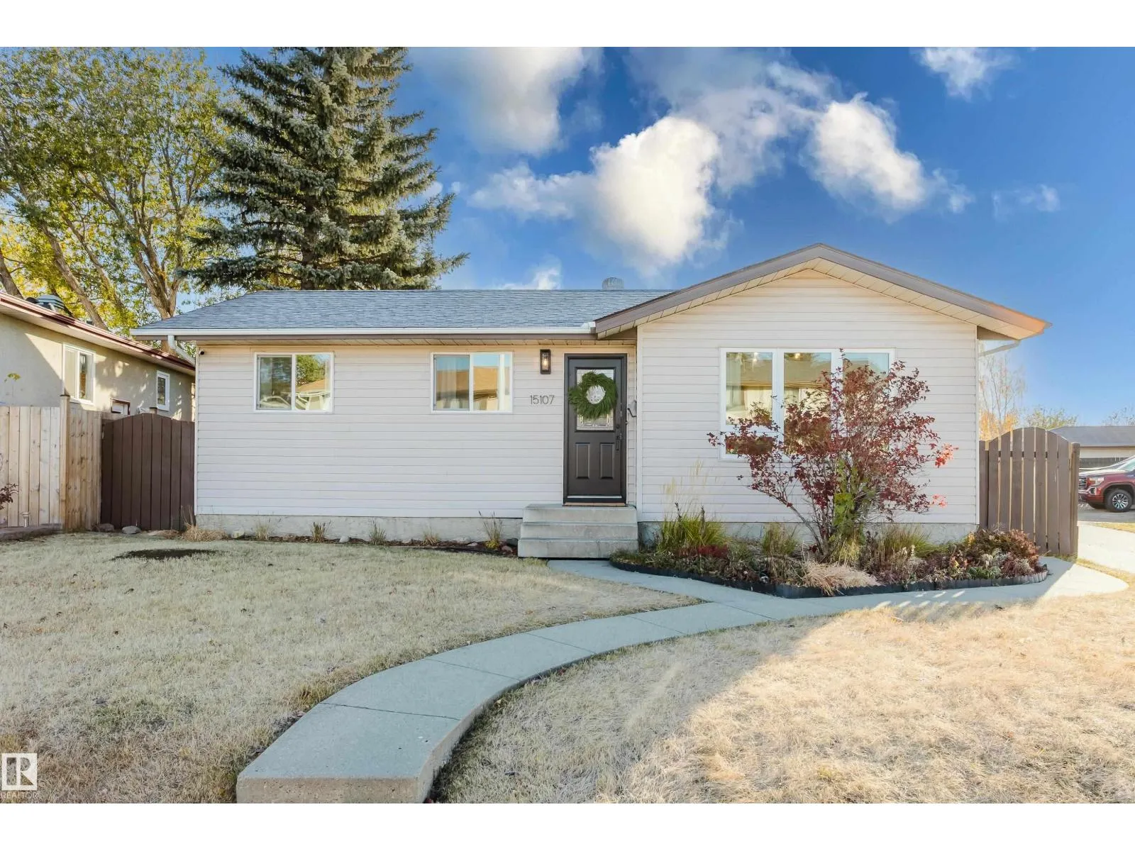 House for rent: 15107 22 Street Nw, Edmonton, Alberta T5Y 2A4