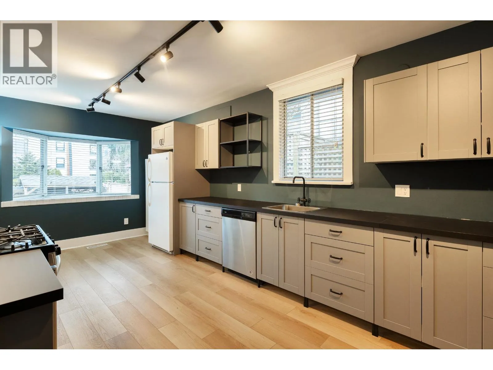 House for rent: 1511 Barclay Street, Vancouver, British Columbia V6G 1J8