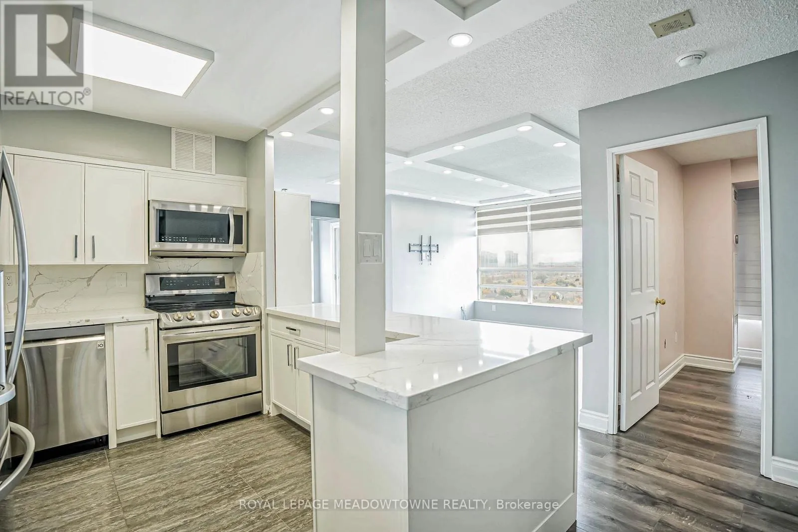 Apartment for rent: 1512 - 50 Kingsbridge Garden Circle, Mississauga, Ontario L5R 1Y2