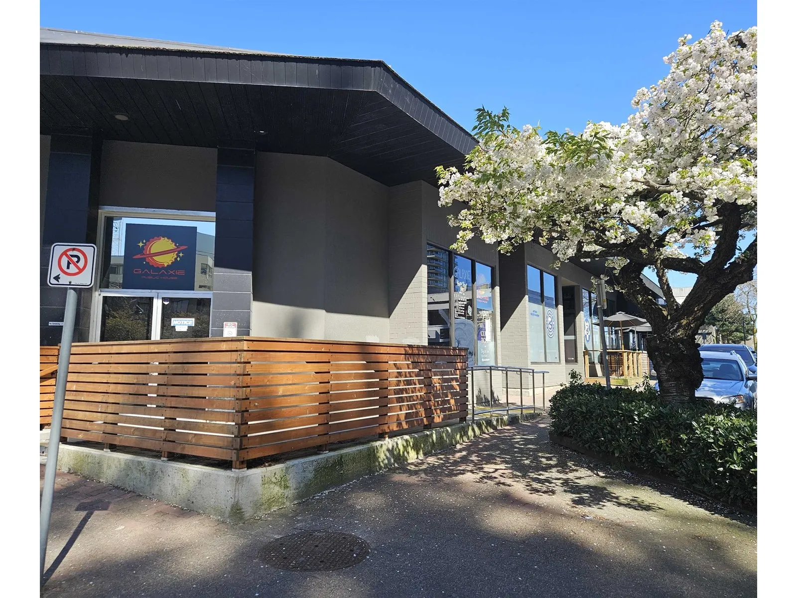 15165 Russell Avenue, White Rock, British Columbia V4B 3Z6