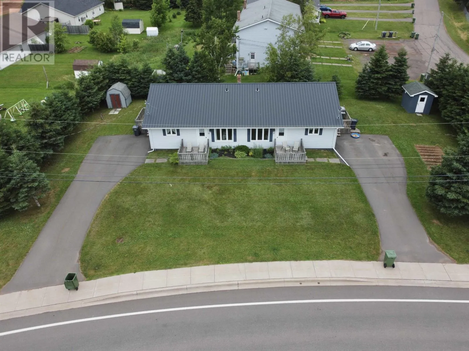 Duplex for rent: 15-17 Cornwall Road, Cornwall, Prince Edward Island C0A 1H0