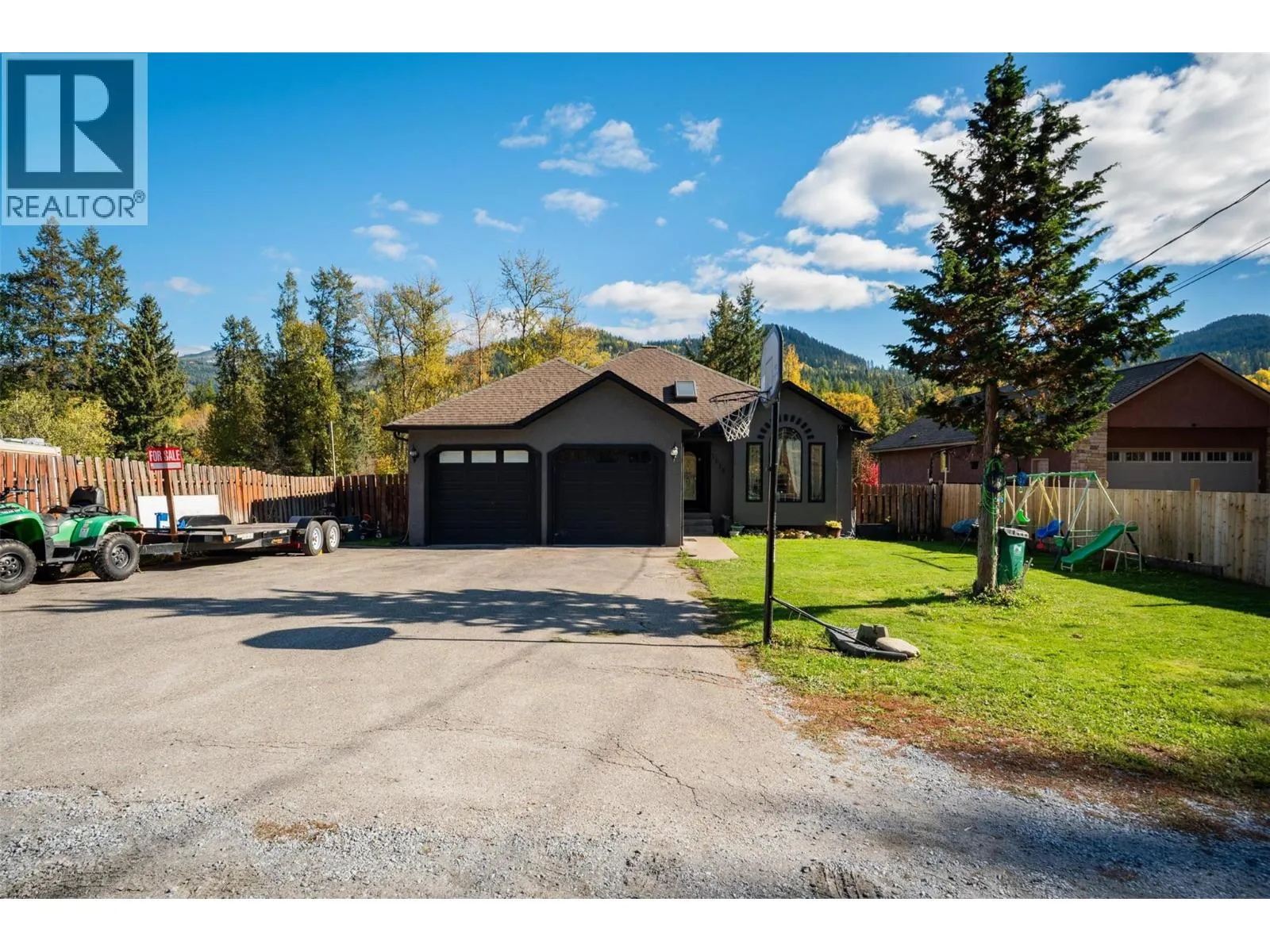 House for rent: 1518 3b Highway, Fruitvale, British Columbia V0G 1L1