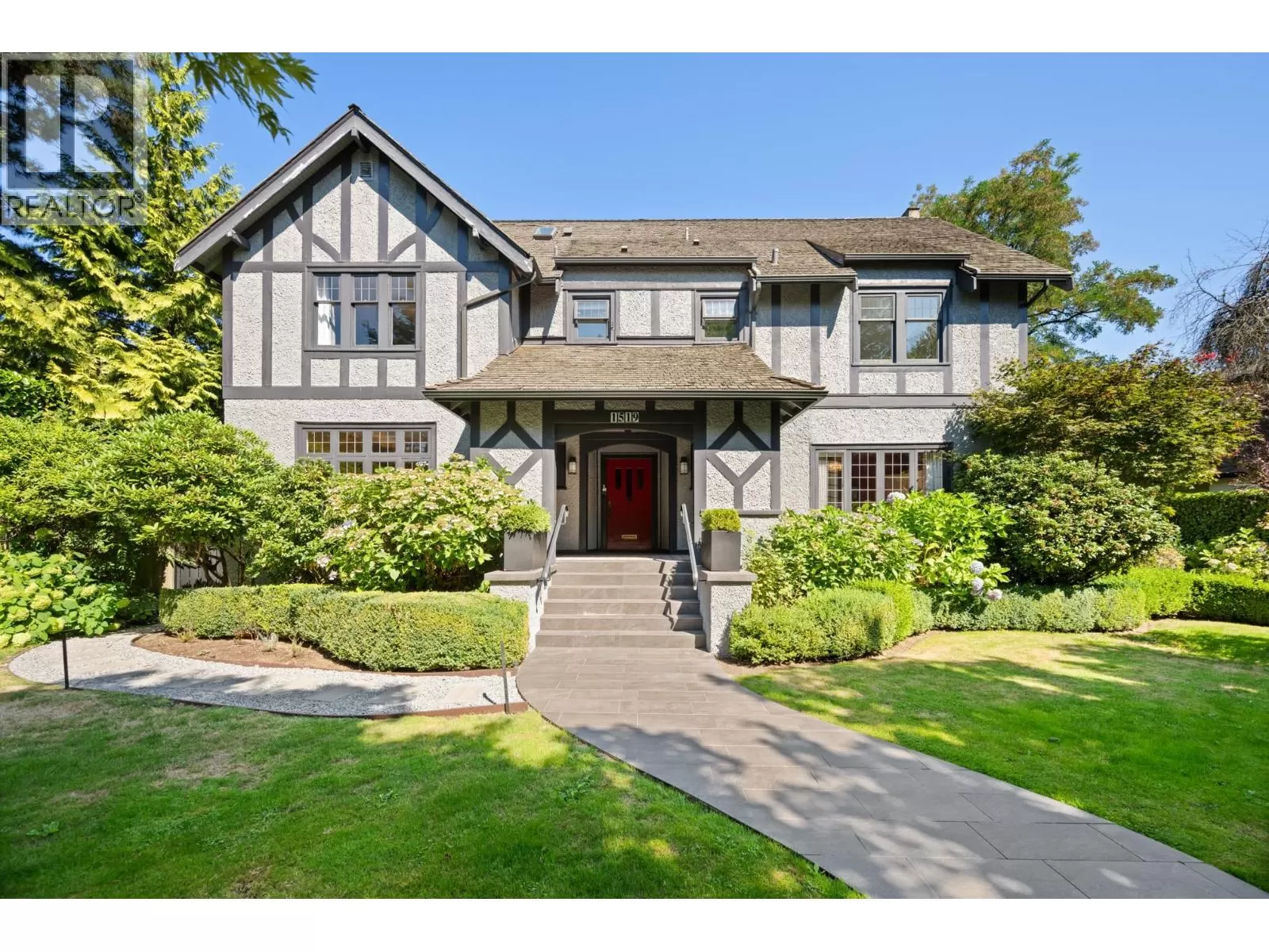 House for rent: 1519 W 35th Avenue, Vancouver, British Columbia V6M 1H1