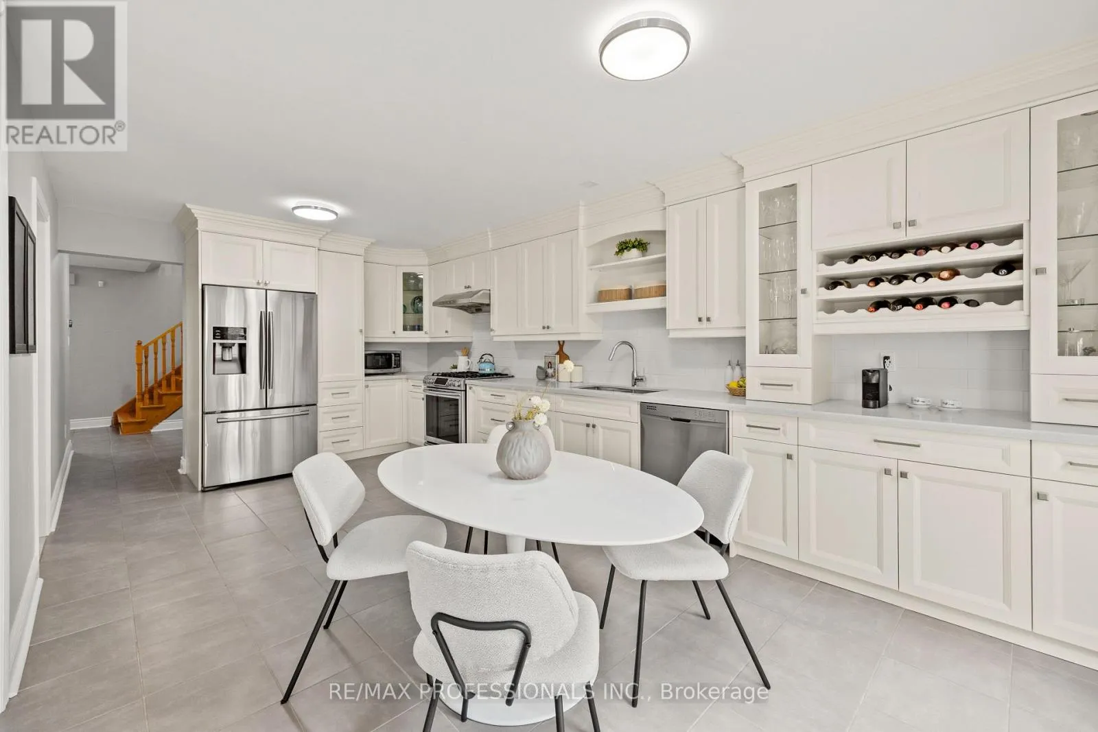 House for rent: 152 Ashton Drive, Vaughan, Ontario L6A 2T8