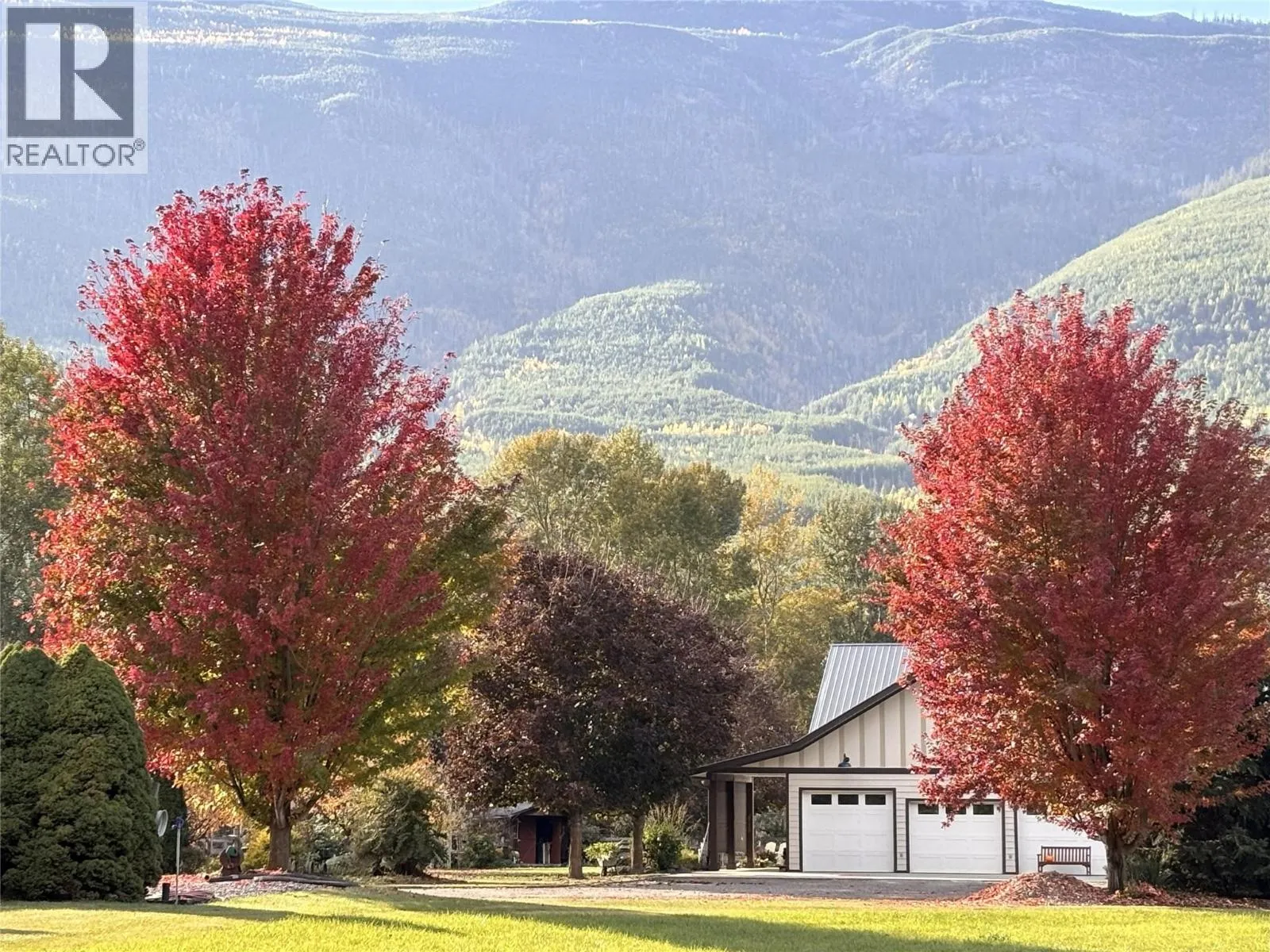 House for rent: 152 Salmon River Road, Salmon Arm, British Columbia V1E 3E3