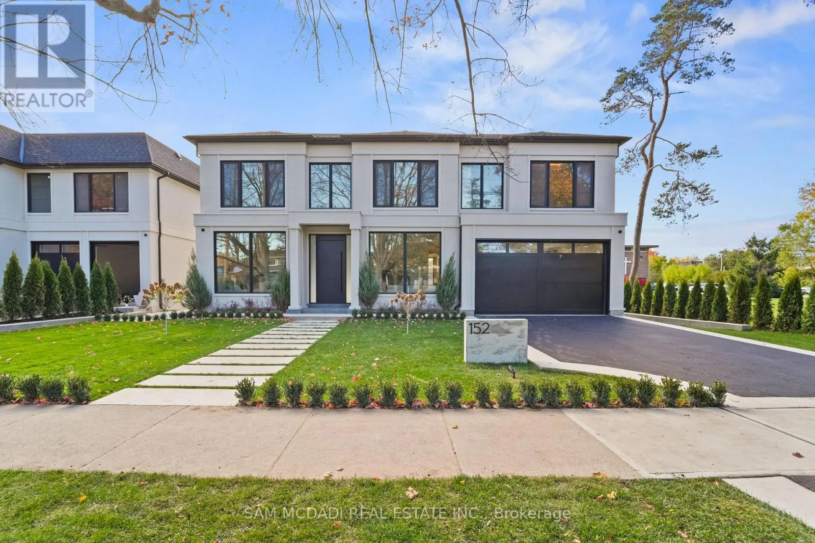 House for rent: 152 Third Line, Oakville, Ontario L6L 3Z8