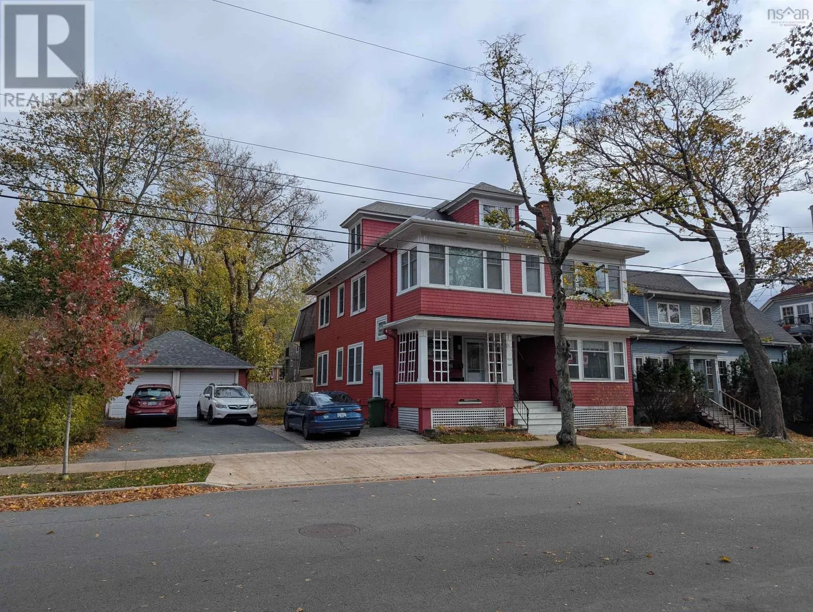 Triplex for rent: 1523-25-27 Chestnut Street, Halifax, Nova Scotia B4H 3S9