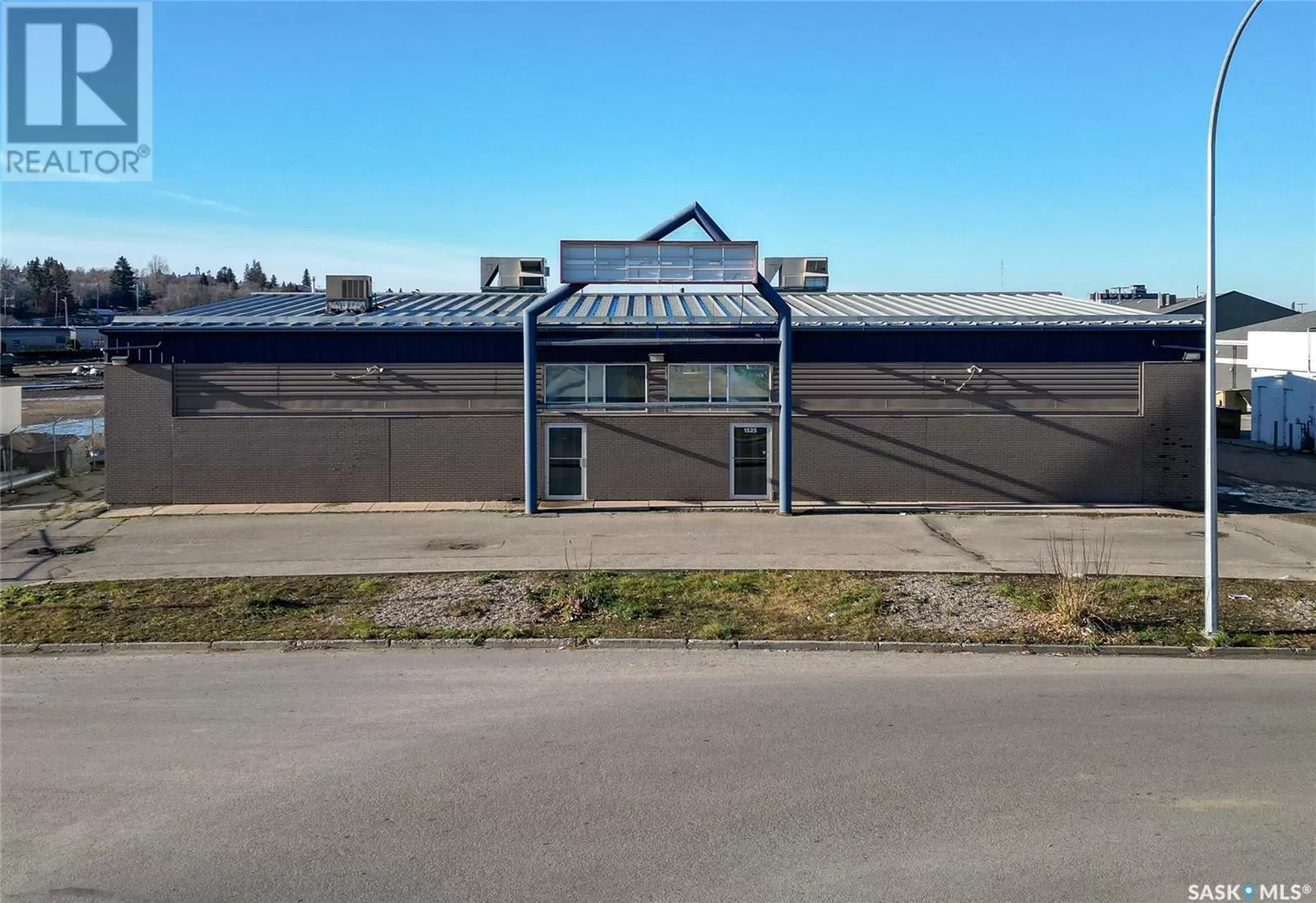 Retail for rent: 1525 5th Avenue E, Prince Albert, Saskatchewan S6V 7Z5