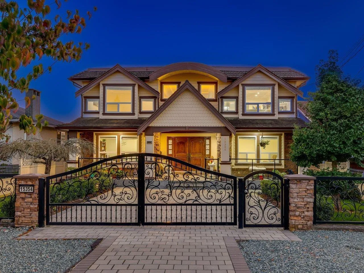 House for rent: 15354 Royal Avenue, White Rock, British Columbia V4B 1M8