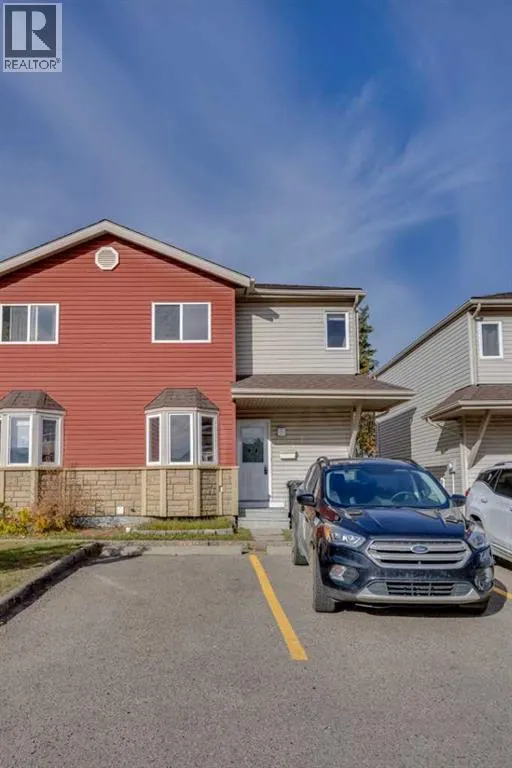 Row / Townhouse for rent: 153c Dickins Drive, Fort McMurray, Alberta T9K 1R8