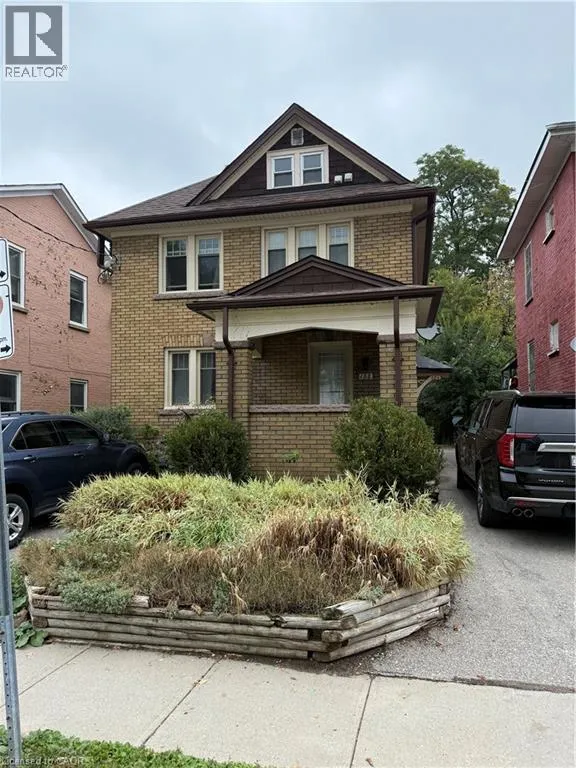 Duplex for rent: 154 Church Street, Kitchener, Ontario N2G 2S6