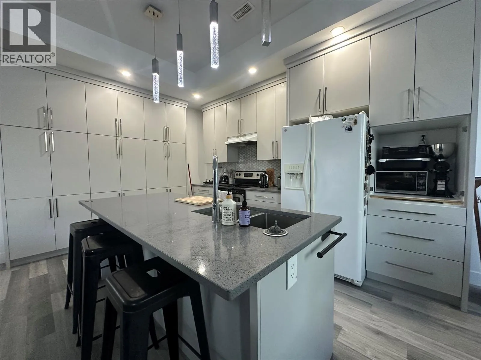 Duplex for rent: 154 Williams Street, Kamloops, British Columbia V2B 3Z6