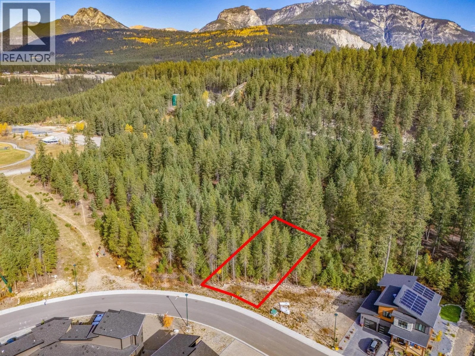 Other for rent: 1541 Cedar Street, Golden, British Columbia V0A 1H0