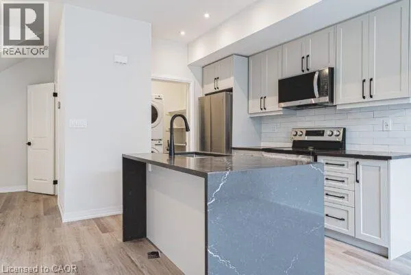 Row / Townhouse for rent: 155 Equestrian Way Unit# 131, Cambridge, Ontario N3E 0E8