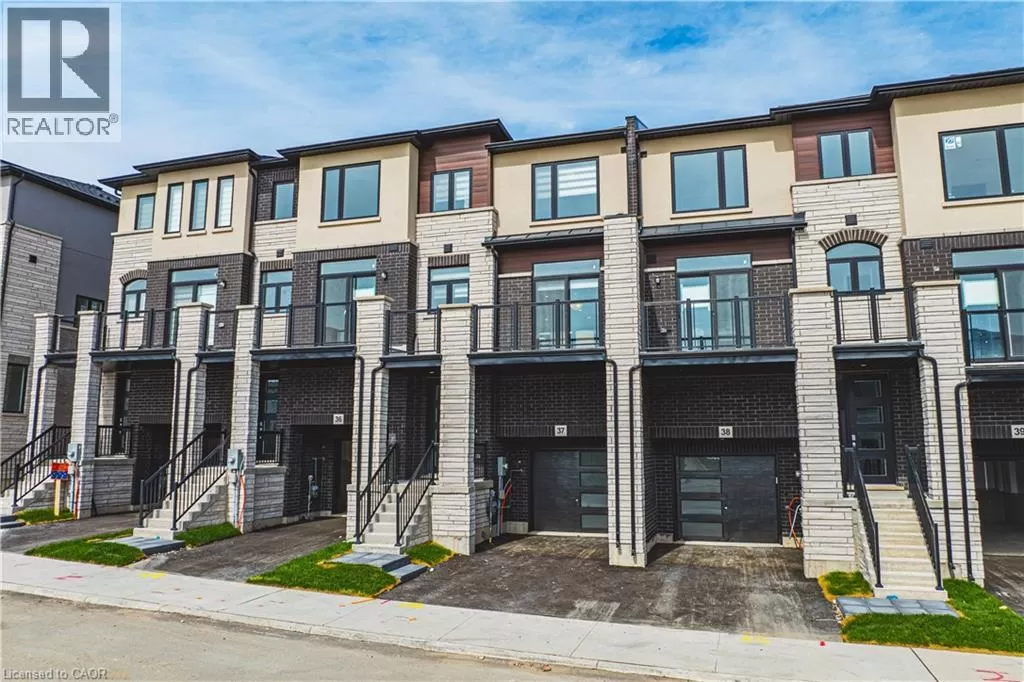 Row / Townhouse for rent: 155 Equestrian Way Unit# 37, Cambridge, Ontario N3E 0E8