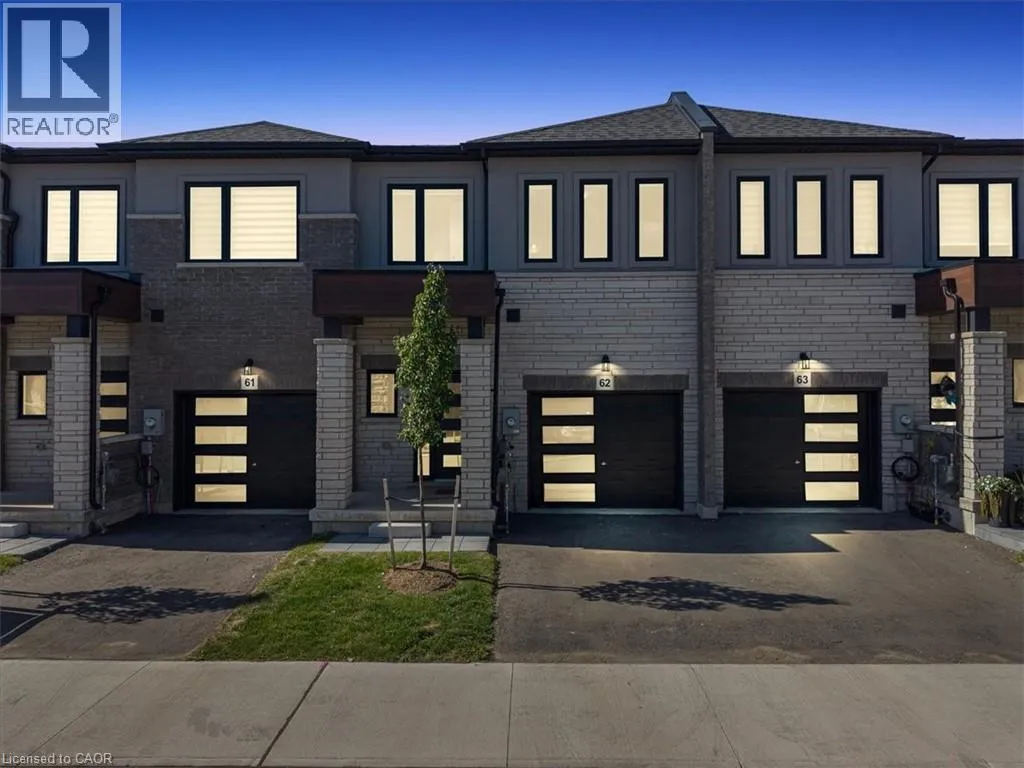 Row / Townhouse for rent: 155 Equestrian Way Unit# 62, Cambridge, Ontario N3E 0E8