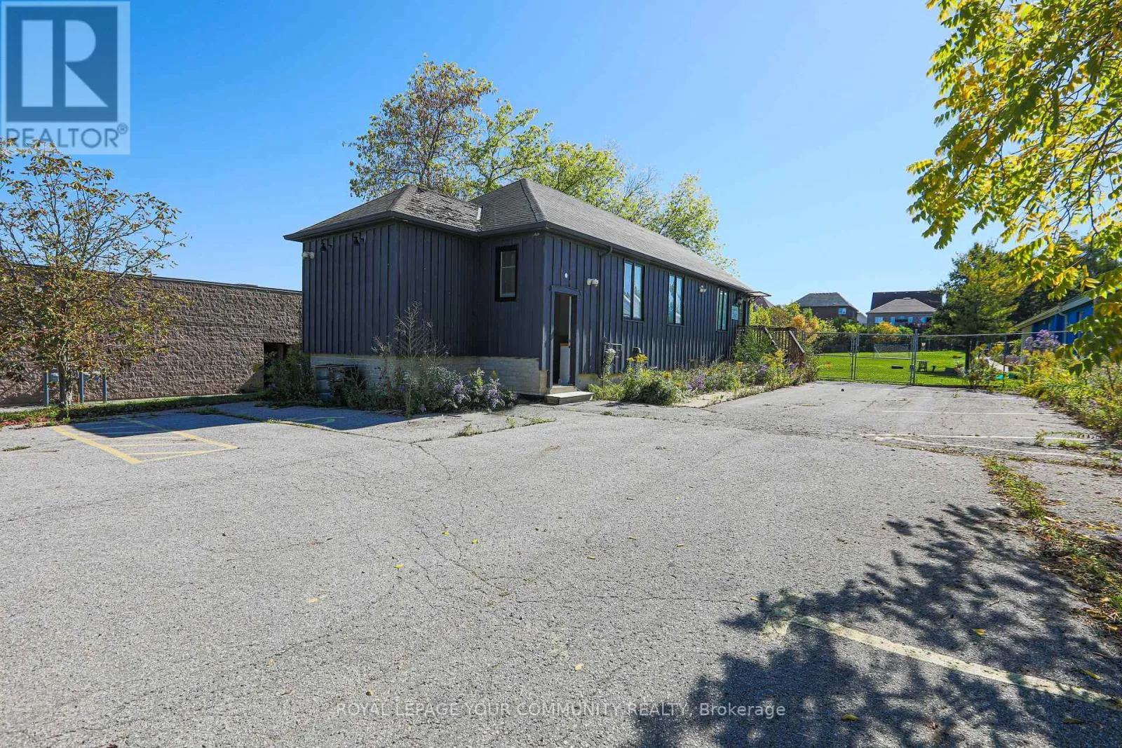 Offices for rent: 155 King Road, Richmond Hill, Ontario L4E 2W1
