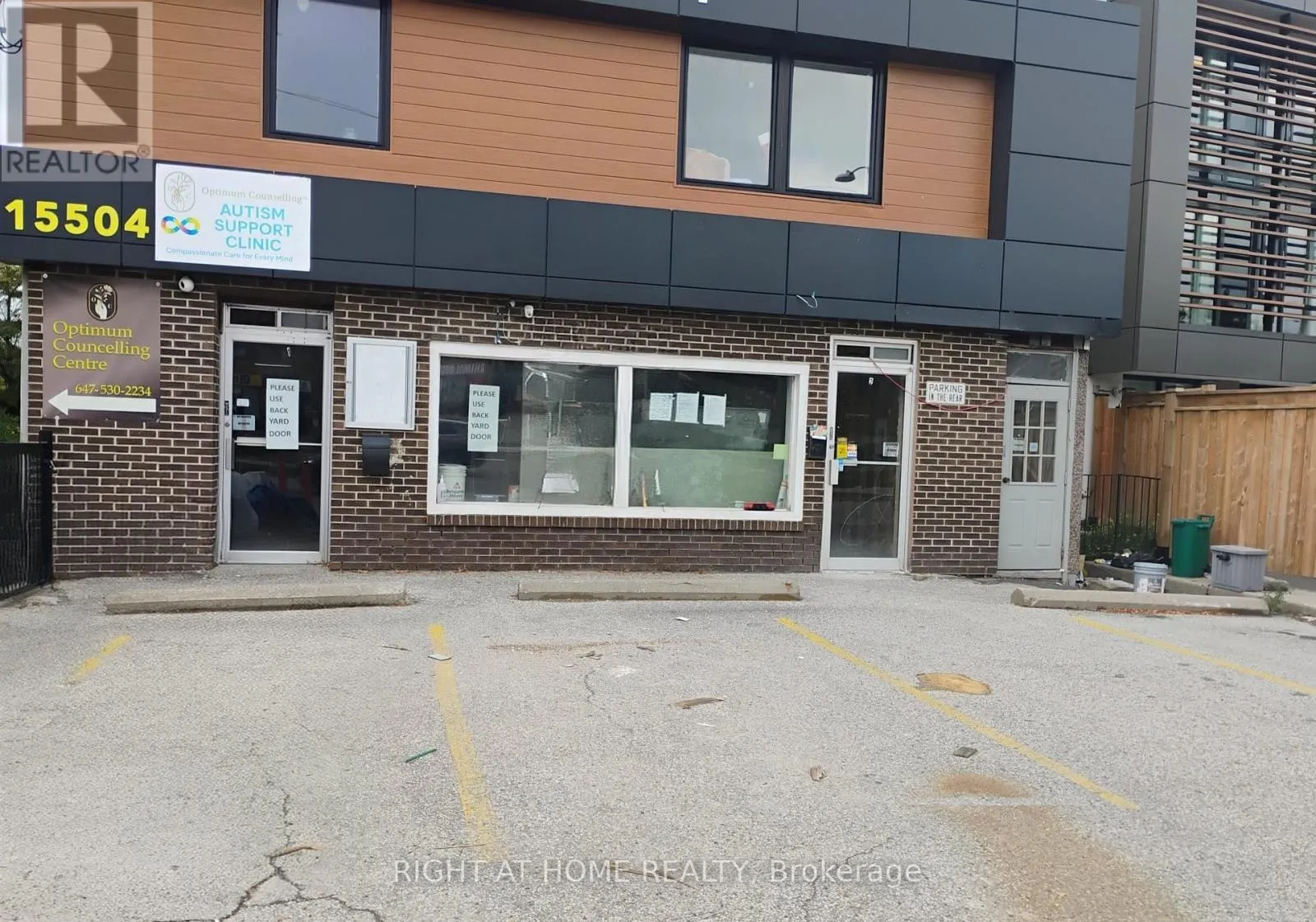 15504 Yonge Street, Aurora, Ontario L4G 1P2