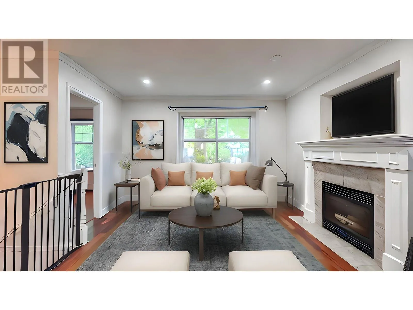 House for rent: 1553 Burrill Avenue, North Vancouver, British Columbia V7K 1L8