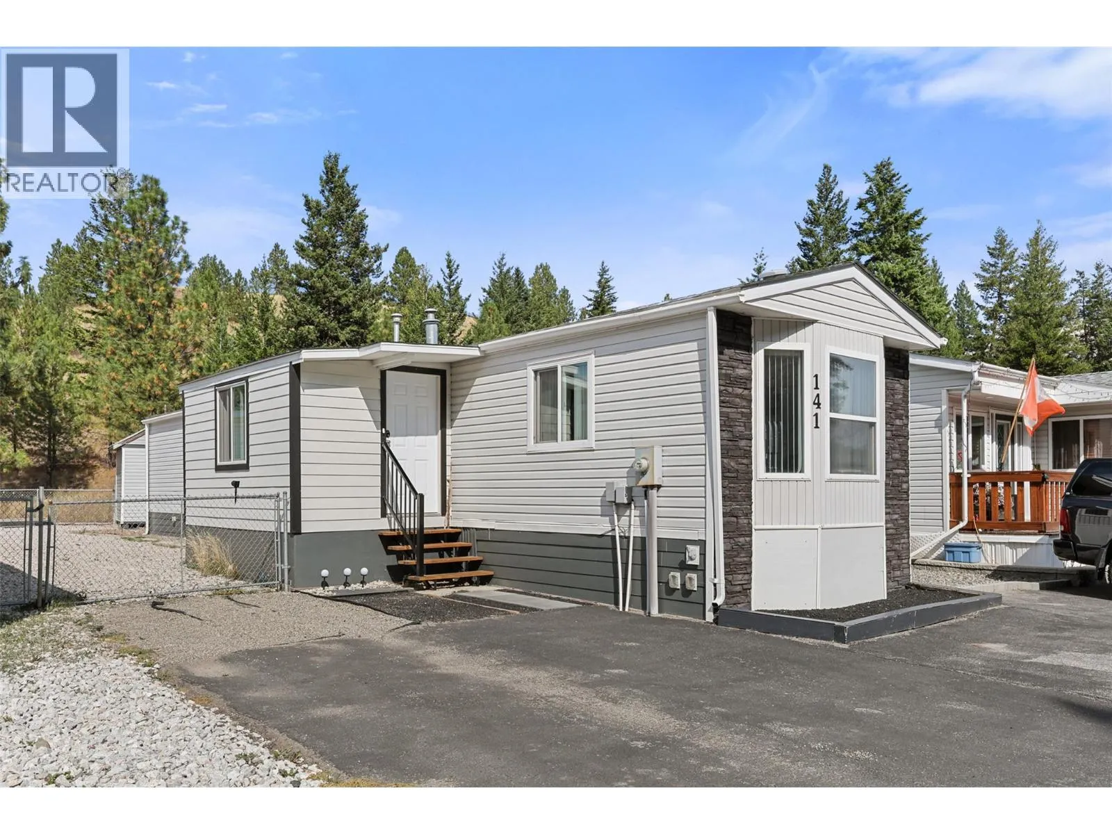 Manufactured Home for rent: 1555 Howe Road Unit# 141, Kamloops, British Columbia V1S 1Y4