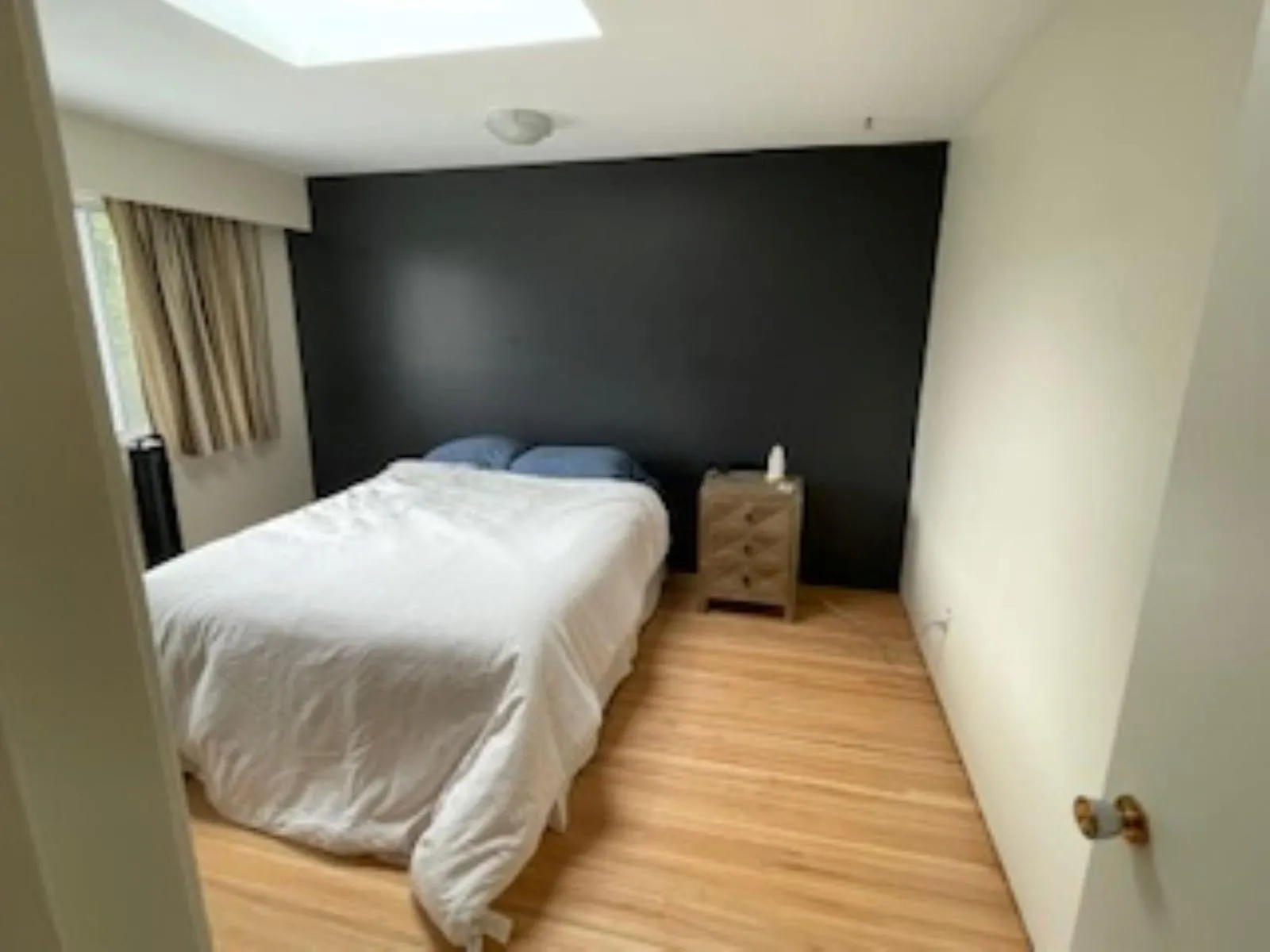 House for rent: 15568 Thrift, White Rock, British Columbia V4B 2L9