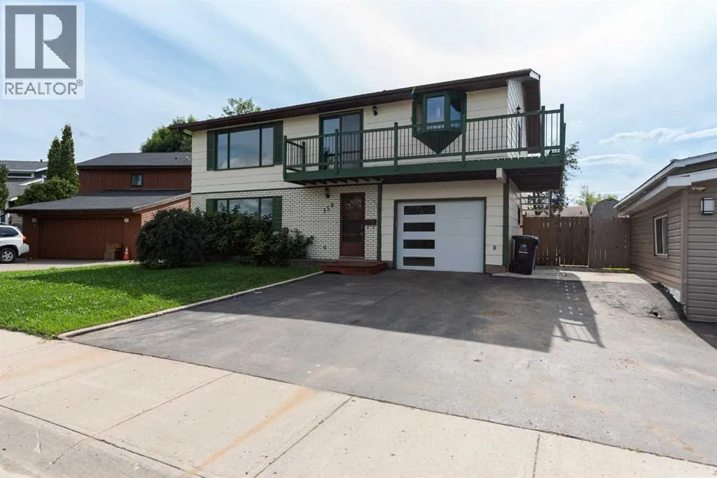 House for rent: 156 Cowley Bay, Fort McMurray, Alberta T9K 1G5