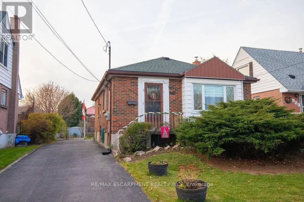 House for rent: 156 East 36th Street, Hamilton, Ontario L8W 1C8