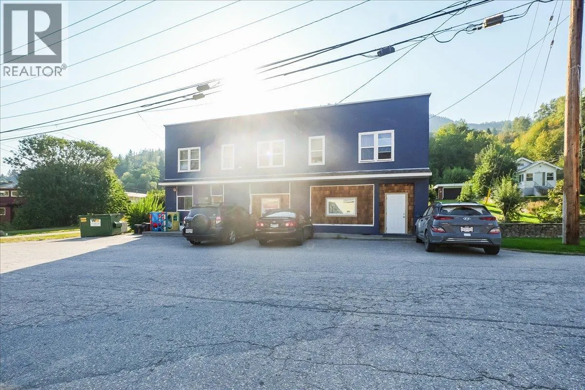 Multi-Family for rent: 156 Haig Street Street, Warfield, British Columbia V1R 2L9