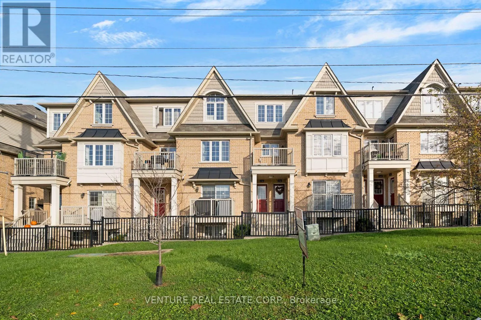 Row / Townhouse for rent: 156 Kingston Road W, Ajax, Ontario L1T 0M9