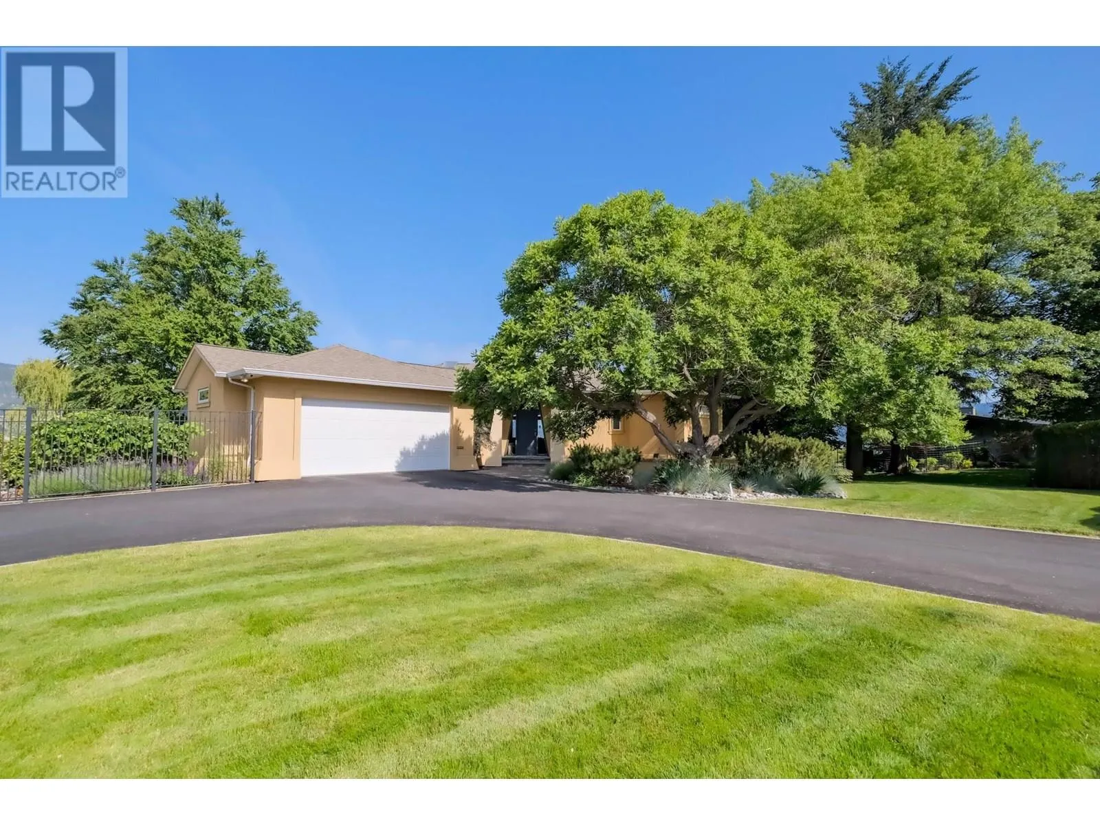 House for rent: 156 Vancouver Place, Penticton, British Columbia V2A 1A7