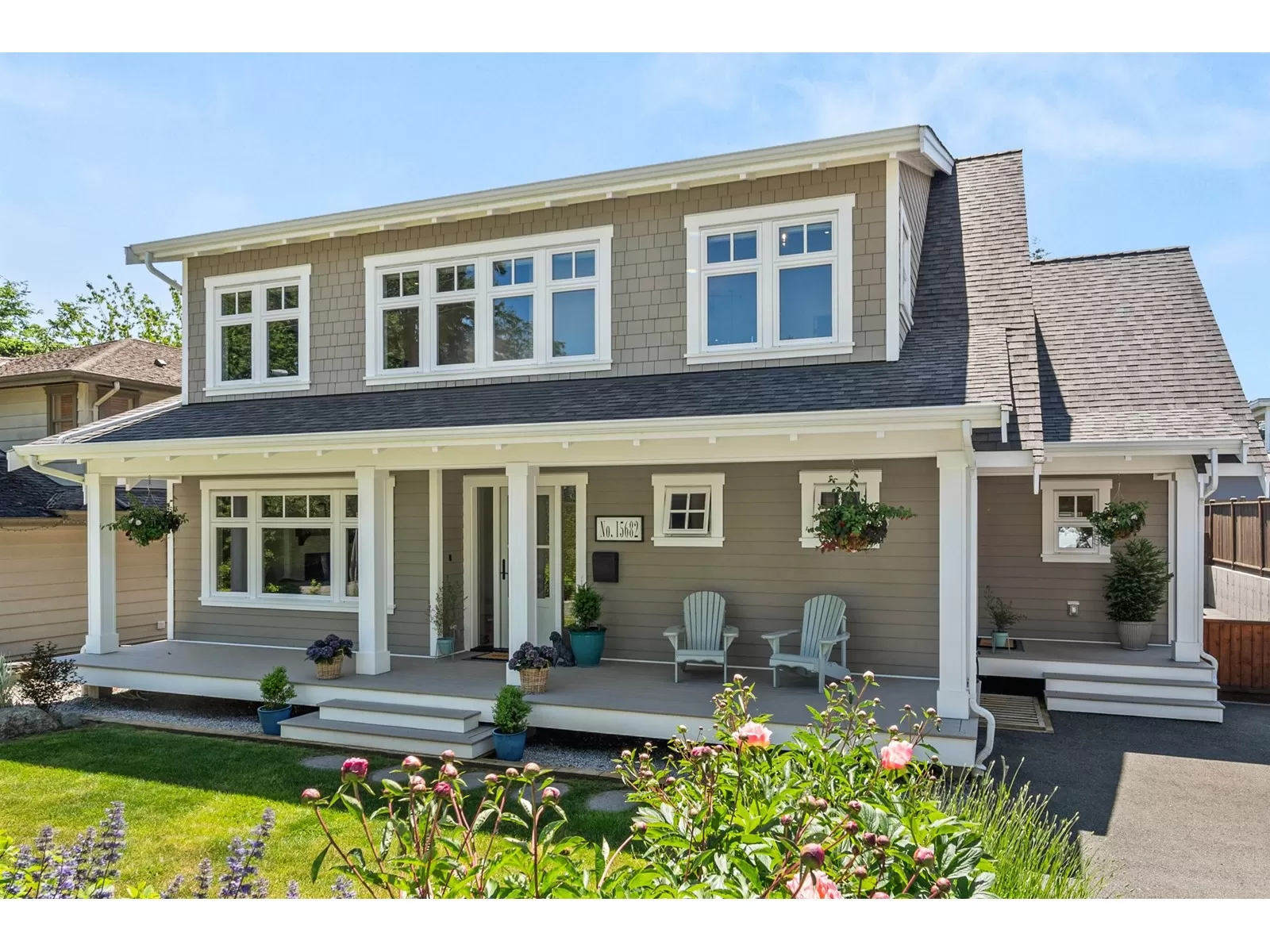 House for rent: 15682 Thrift Avenue, White Rock, British Columbia V4B 2M4