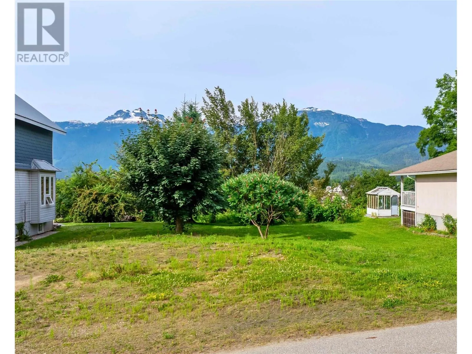 Other for rent: 157 Track Street E, Revelstoke, British Columbia V0E 2S2