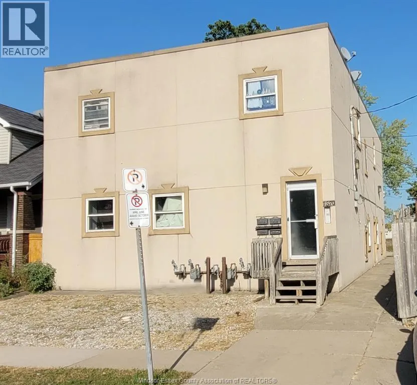 Fourplex for rent: 1570 Lillian, Windsor, Ontario N8X 4A8