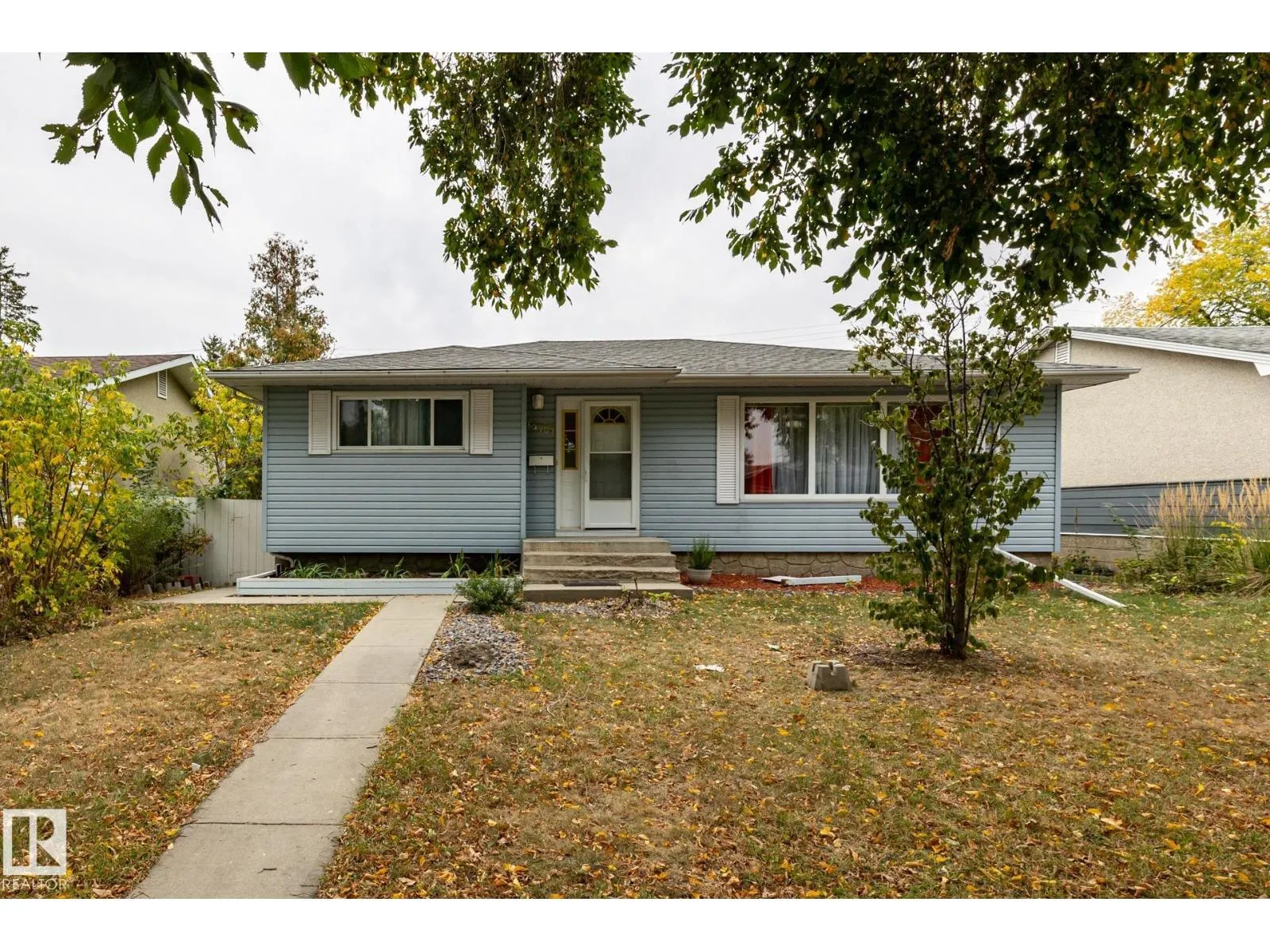 House for rent: 15707 92 Av Nw, Edmonton, Alberta T5R 5C5