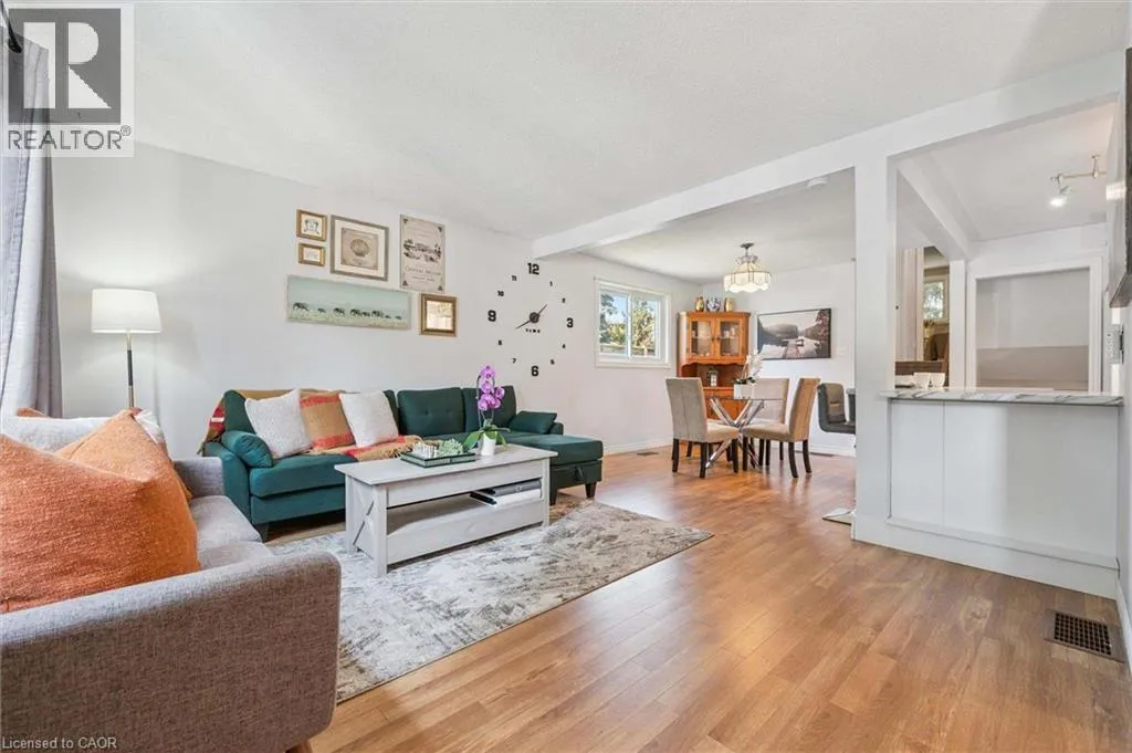 House for rent: 158 Barnicke Drive, Cambridge, Ontario N3C 3M4