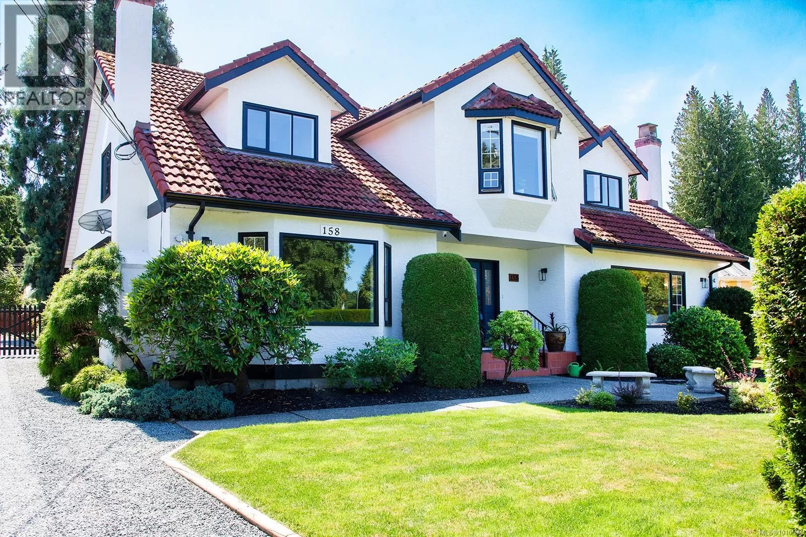 House for rent: 158 Crescent Rd E, Qualicum Beach, British Columbia V9K 1L6