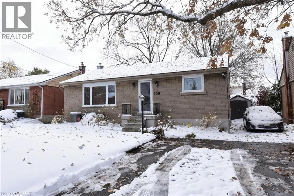 House for rent: 158 Howe Avenue, Hamilton, Ontario L9A 1X8