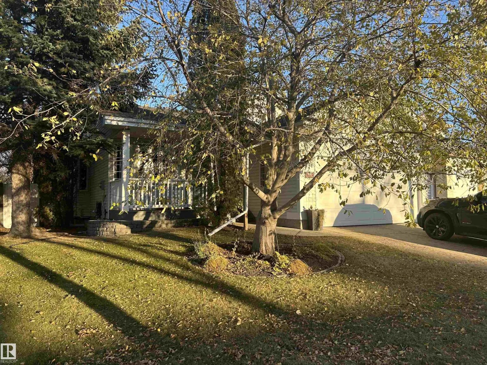 House for rent: 158 Meadowview Dr, Sherwood Park, Alberta T8H 1P8