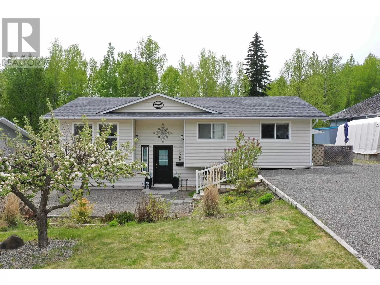 House for rent: 1580 Dodds Avenue, Quesnel, British Columbia V2J 6B8