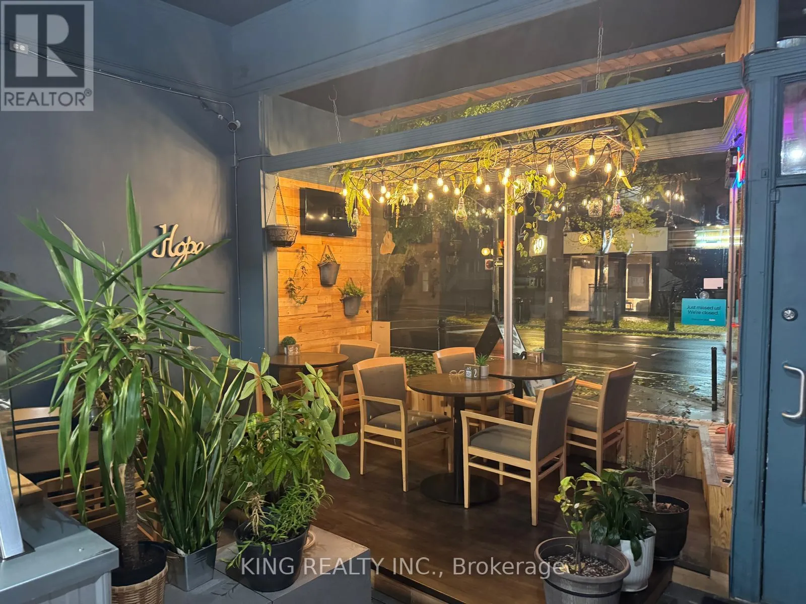 1580 Wyandotte Street E, Windsor, Ontario N9A 3L2