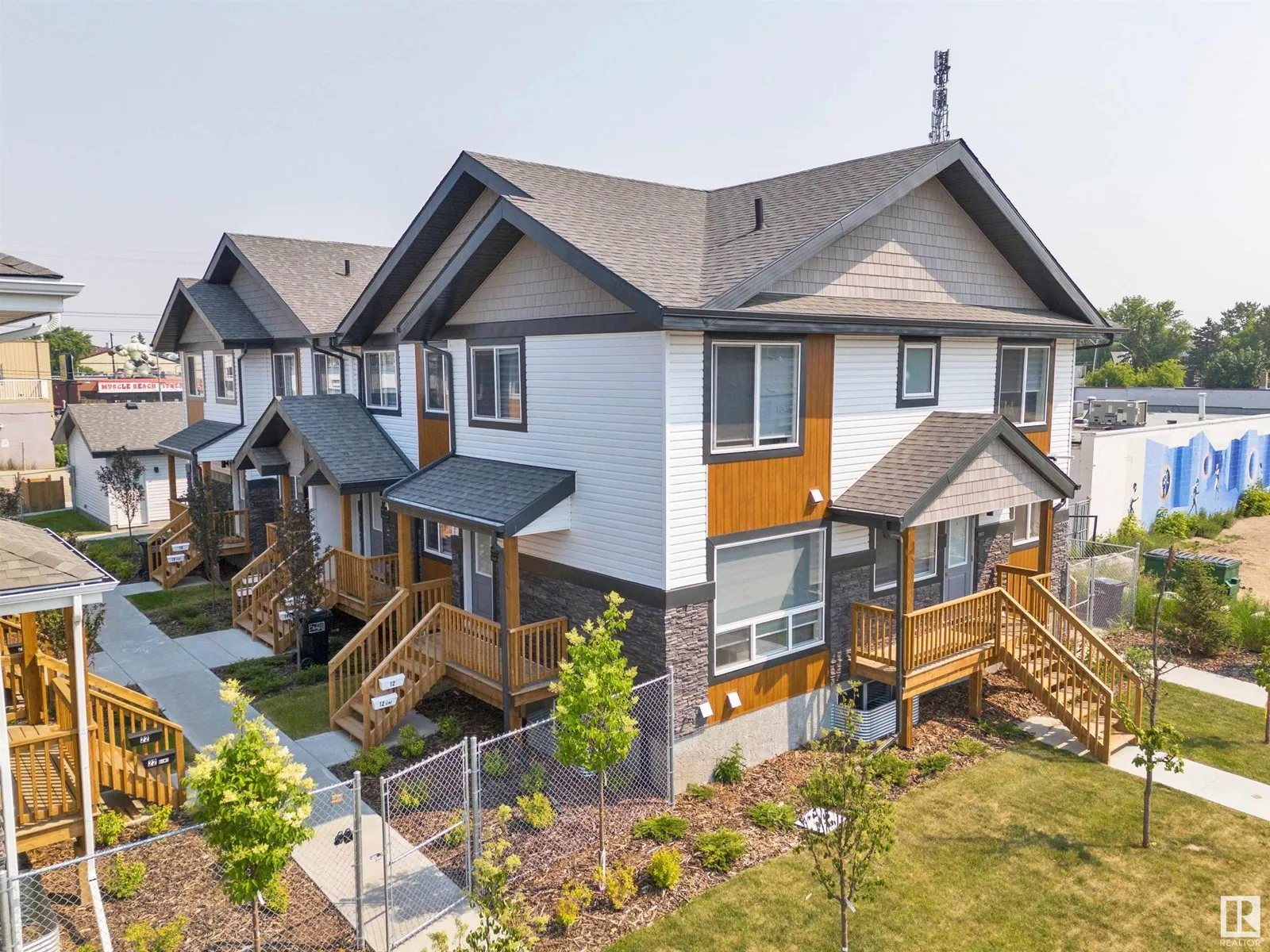 Fourplex for rent: 15812 100a Av Nw, Edmonton, Alberta T5P 0L8