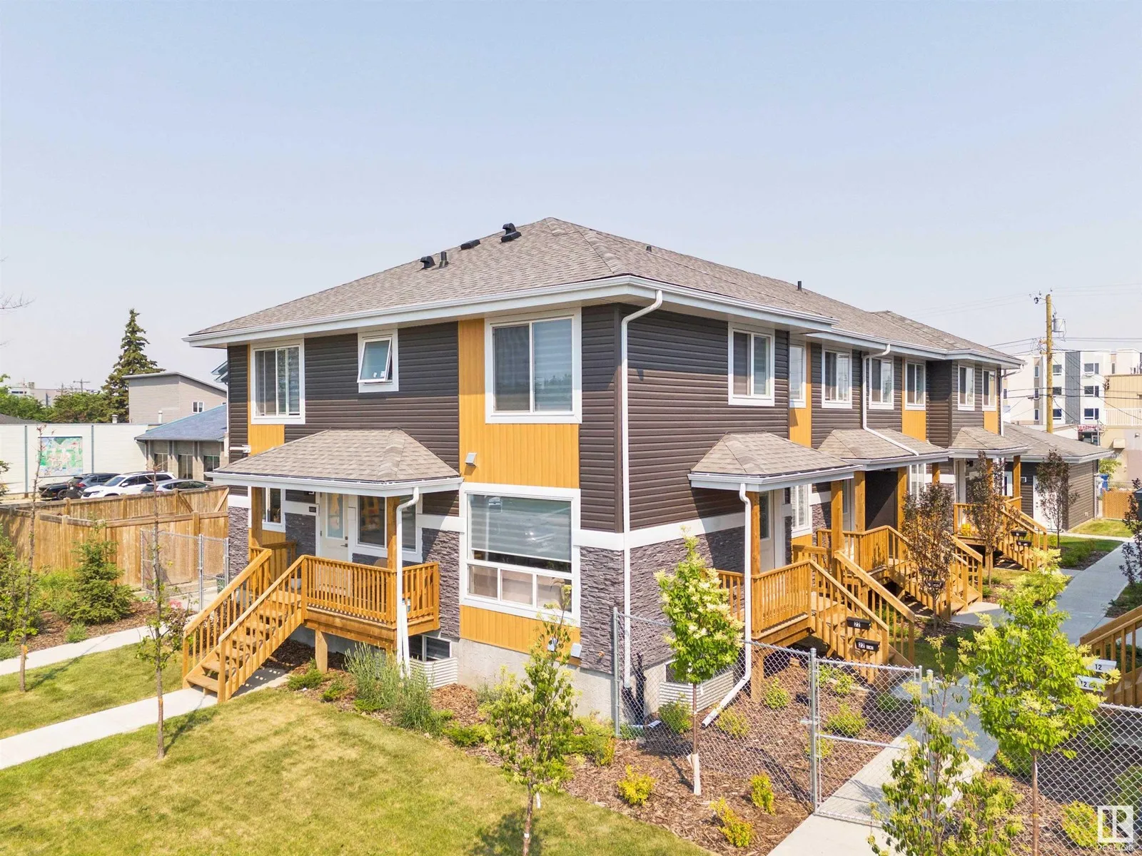 Fourplex for rent: 15822 100a Av Nw, Edmonton, Alberta T5P 0L8