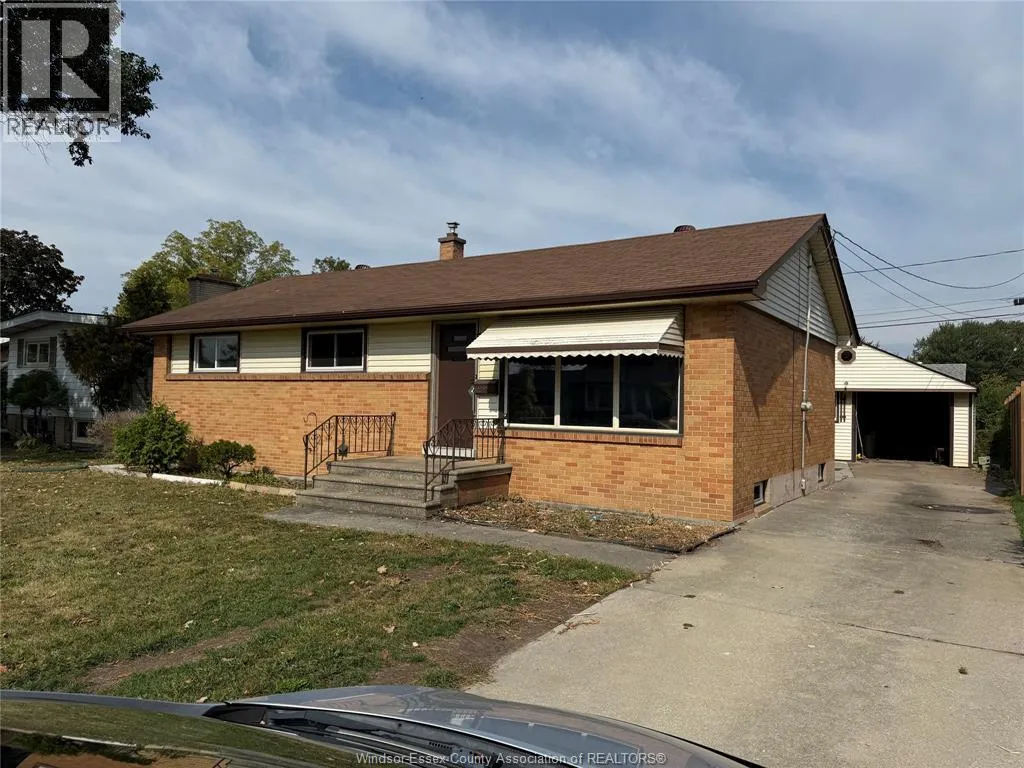 House for rent: 1588 Cherrylawn Crescent Unit# Main Floor, Windsor, Ontario N9E 1P4