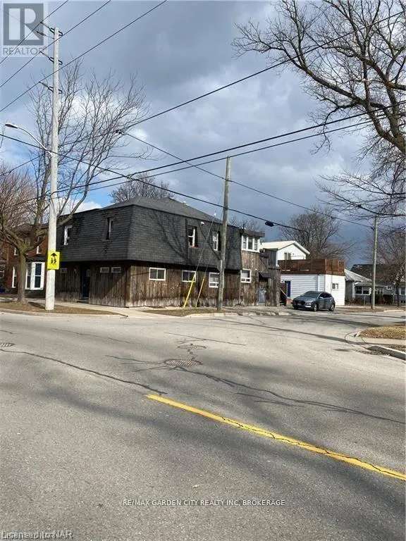 Multi-Family for rent: 158a Lake Street, St. Catharines, Ontario L2R 5Y7