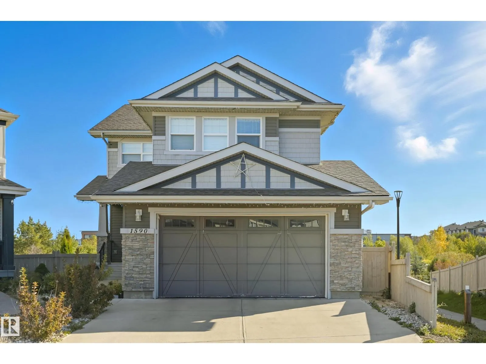 House for rent: 1590 Chapman Wy Sw Sw, Edmonton, Alberta T6W 0Z2