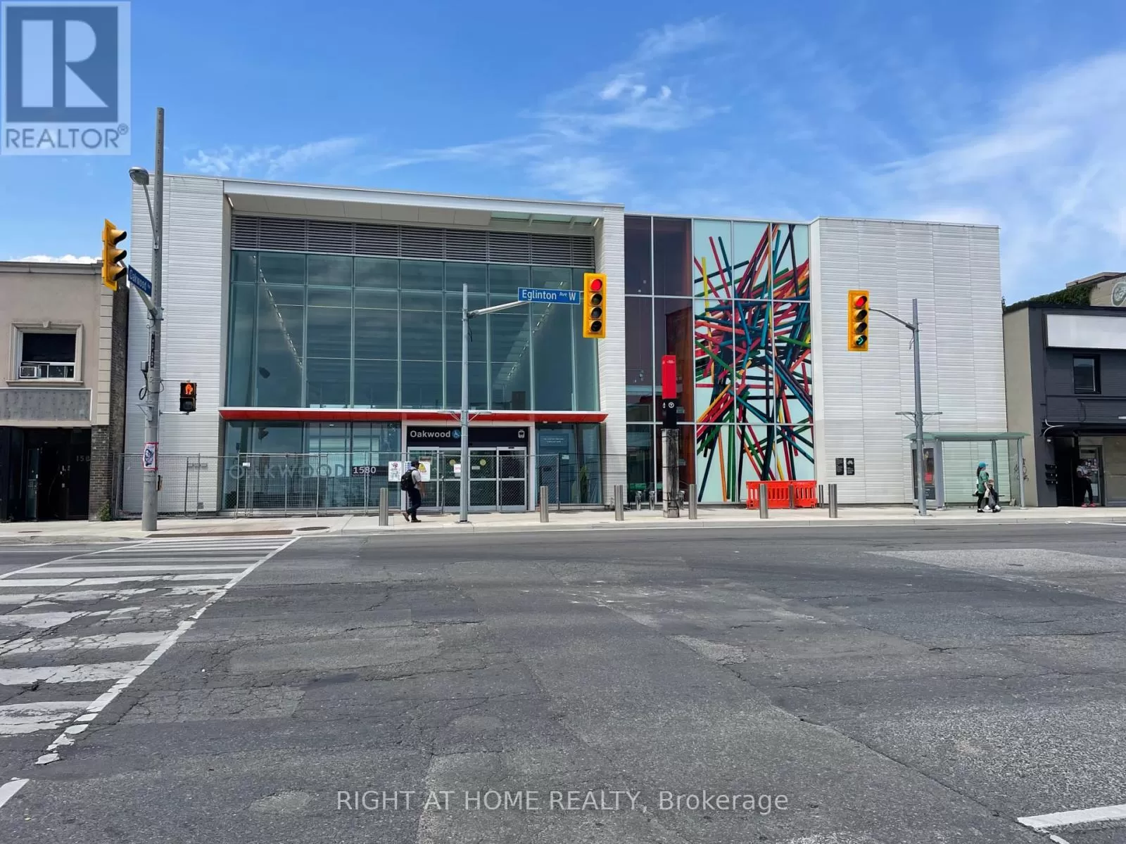 1590 Eglinton Avenue W, Toronto, Ontario M6E 2G8