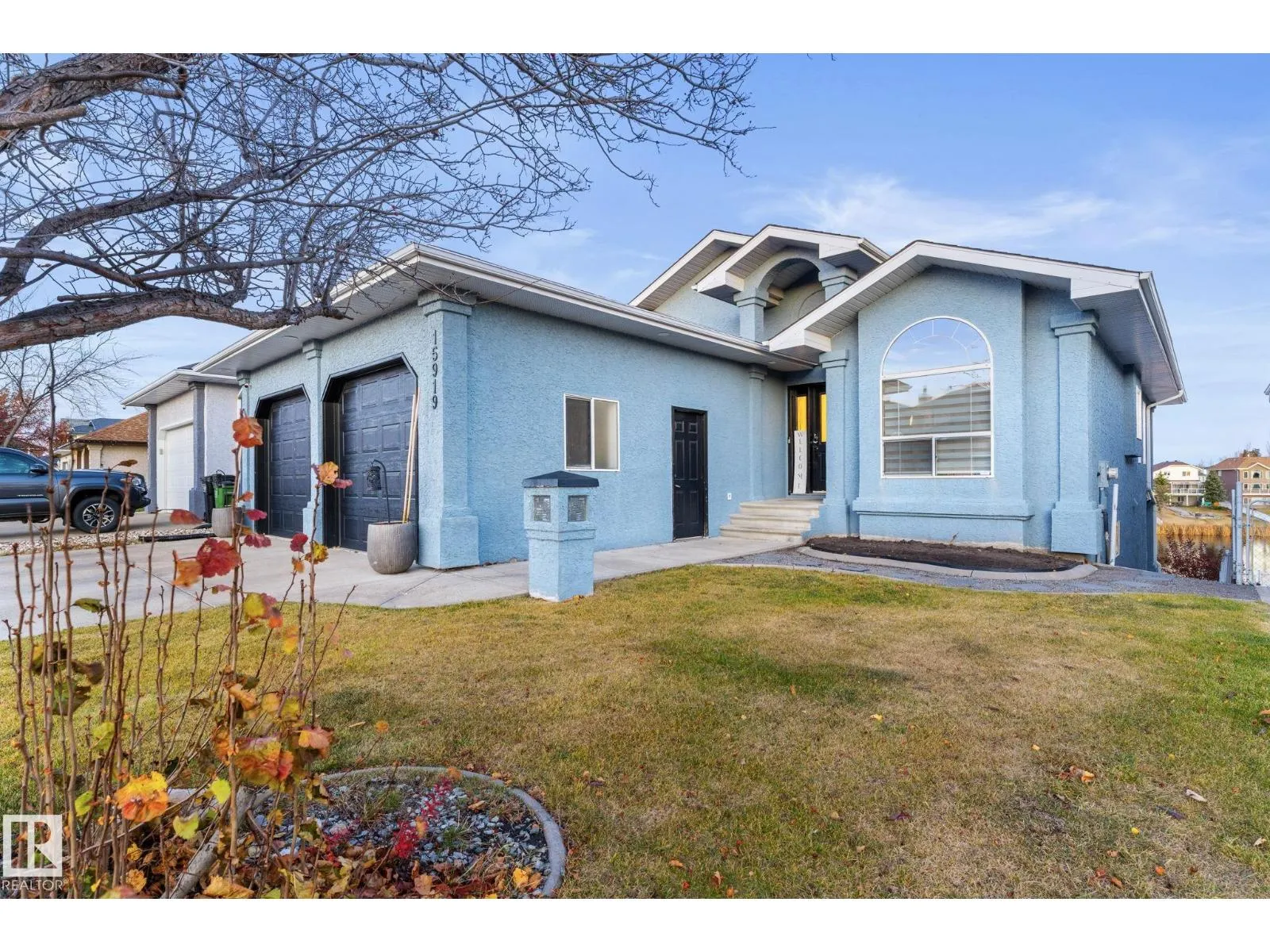 House for rent: 15919 58 St Nw, Edmonton, Alberta T5Y 2R5